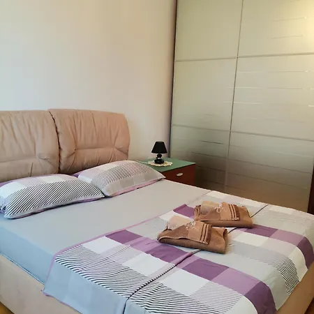 Kira Apartment *