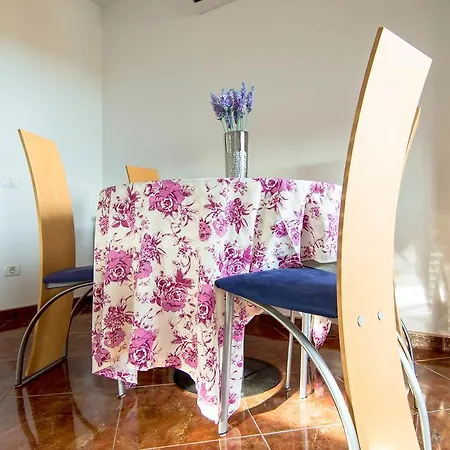 Kira Apartment Pula